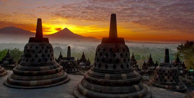 Foto-1-Sunrise-Di-Candi-Borobudur