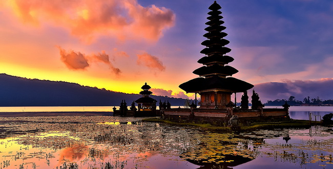 TrevorMurphy_Pura-Ulun-Danu-Bratan-Water-Temple_Lifestyle_Bali